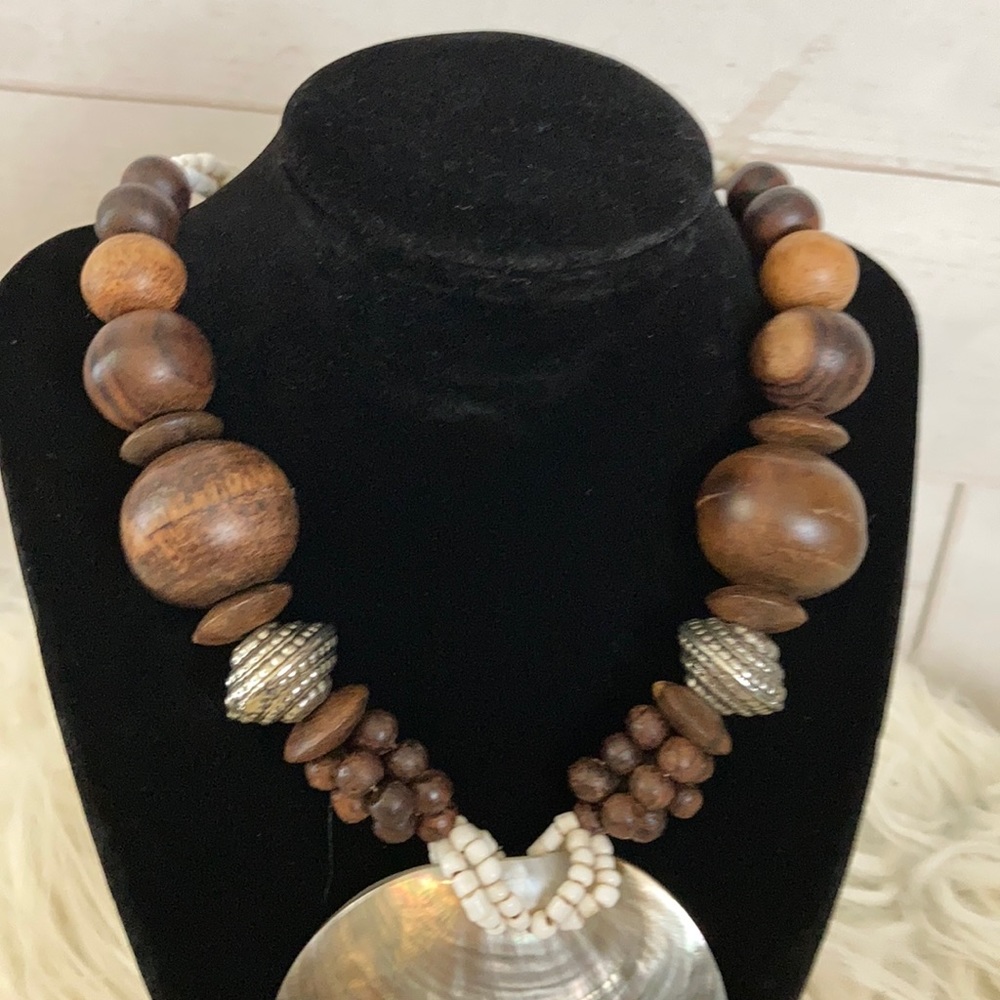 Vntg 24” Abalone Shell & Wood Statement Necklace - image 3